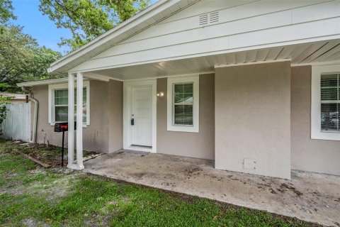 Villa ou maison à vendre à Tampa, Floride: 3 chambres, 126.35 m2 № 1266597 - photo 4