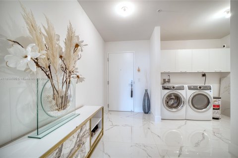 Condo in Sunny Isles Beach, Florida, 3 bedrooms  № 1365474 - photo 19