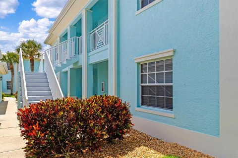 Condo in North Port, Florida, 2 bedrooms  № 1320075 - photo 2