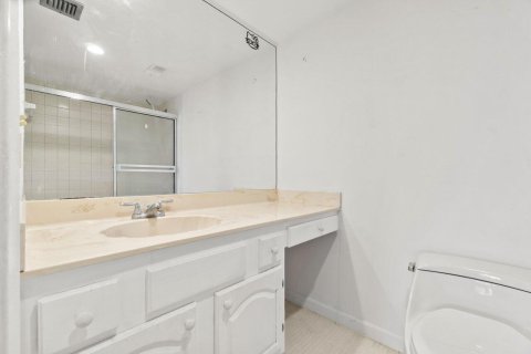 Condo in Boca Raton, Florida, 2 bedrooms  № 1221544 - photo 16