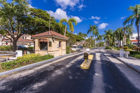 Condo in Miami, Florida, 3 bedrooms  № 1160376 - photo 5