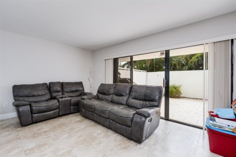 Condominio en venta en Miami, Florida, 3 dormitorios, 160.07 m2 № 1160376 - foto 18