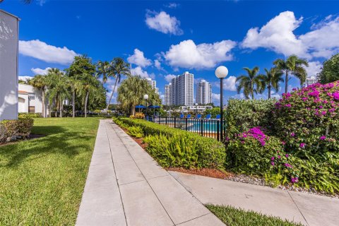 Condo in Miami, Florida, 3 bedrooms  № 1160376 - photo 7