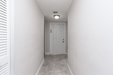 Condo in Miami, Florida, 3 bedrooms  № 1160376 - photo 21