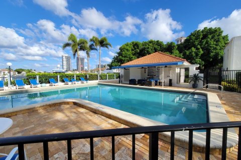 Copropriété à vendre à Miami, Floride: 3 chambres, 160.07 m2 № 1160376 - photo 4