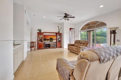 House in Miramar, Florida 6 bedrooms, 355.82 sq.m. № 1318899 - photo 17