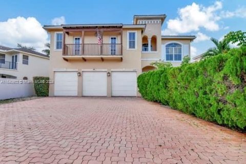 Villa ou maison à vendre à Miramar, Floride: 6 chambres, 355.82 m2 № 1318899 - photo 6