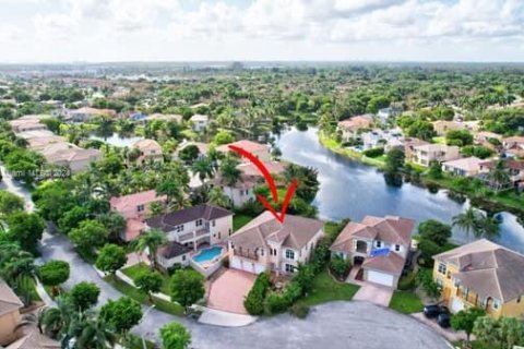 Villa ou maison à vendre à Miramar, Floride: 6 chambres, 355.82 m2 № 1318899 - photo 3