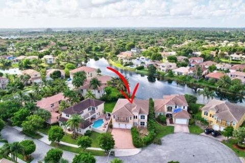 Casa en venta en Miramar, Florida, 6 dormitorios, 355.82 m2 № 1318899 - foto 2