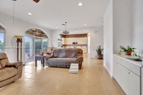 Casa en venta en Miramar, Florida, 6 dormitorios, 355.82 m2 № 1318899 - foto 20