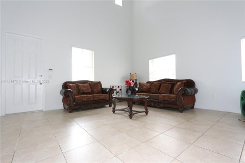 House in Homestead, Florida 4 bedrooms, 284.1 sq.m. № 858330 - photo 6