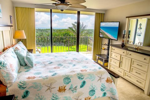 Condo in Jensen Beach, Florida, 2 bedrooms  № 408560 - photo 14