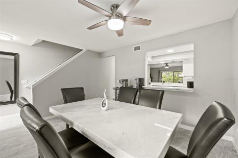 Townhouse in Sarasota, Florida 2 bedrooms, 122.17 sq.m. № 1367923 - photo 13