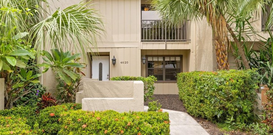 Townhouse in Sarasota, Florida 2 bedrooms, 122.17 sq.m. № 1367923