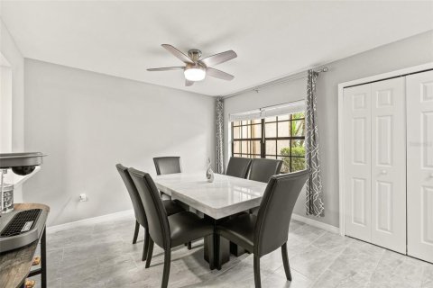 Townhouse in Sarasota, Florida 2 bedrooms, 122.17 sq.m. № 1367923 - photo 14