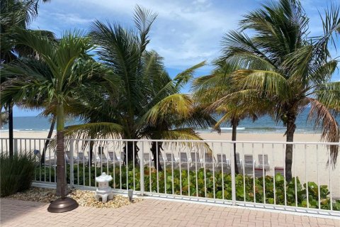 Condo in Pompano Beach, Florida, 2 bedrooms  № 909951 - photo 11