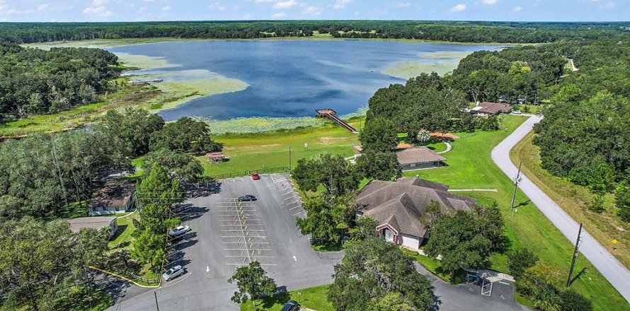 Terrain à Dunnellon, Floride № 1311426