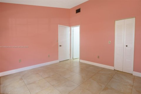 Townhouse in Pembroke Pines, Florida 2 bedrooms, 111.11 sq.m. № 836960 - photo 14
