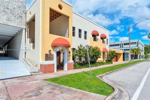 Immobilier commercial à vendre à Coral Gables, Floride № 836999 - photo 2