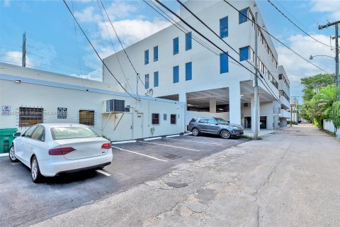 Commercial property in Coral Gables, Florida № 836999 - photo 29
