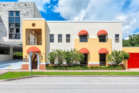 Immobilier commercial à vendre à Coral Gables, Floride № 836999 - photo 1