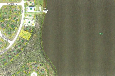 Terreno en venta en Port Charlotte, Florida № 693601 - foto 1