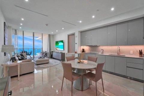 Condominio en venta en Bal Harbour, Florida, 2 dormitorios, 160.26 m2 № 1232108 - foto 28