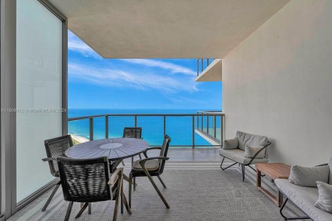 Condominio en venta en Bal Harbour, Florida, 2 dormitorios, 160.26 m2 № 1232108 - foto 2