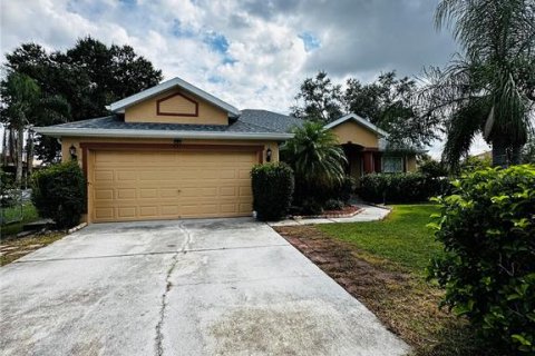 Villa ou maison à vendre à Kissimmee, Floride: 5 chambres, 193.33 m2 № 1368360 - photo 1