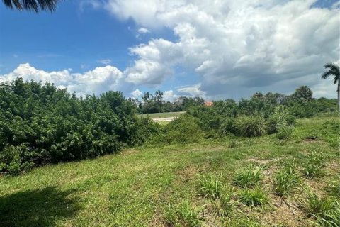 Terreno en venta en Rotonda, Florida № 639148 - foto 4