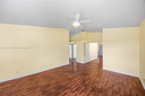 Villa ou maison à vendre à Pembroke Pines, Floride: 5 chambres, 254.74 m2 № 1397527 - photo 20