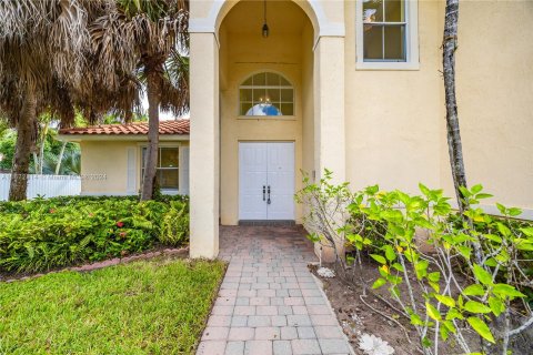 Villa ou maison à vendre à Pembroke Pines, Floride: 5 chambres, 254.74 m2 № 1397527 - photo 3