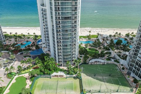 Condominio en venta en Sunny Isles Beach, Florida, 3 dormitorios, 198.9 m2 № 754386 - foto 26