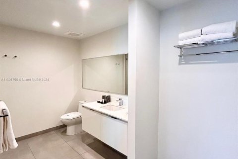 Condo in Hollywood, Florida, 1 bedroom  № 1181546 - photo 27