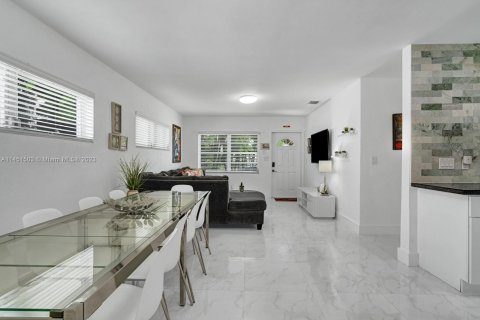 Casa en alquiler en Hollywood, Florida, 4 dormitorios, 152.92 m2 № 715794 - foto 4