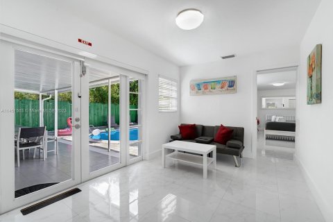 Villa ou maison à louer à Hollywood, Floride: 4 chambres, 152.92 m2 № 715794 - photo 19