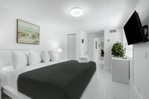 Casa en alquiler en Hollywood, Florida, 4 dormitorios, 152.92 m2 № 715794 - foto 13