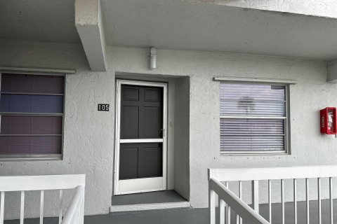 Condo in North Palm Beach, Florida, 2 bedrooms  № 883357 - photo 9