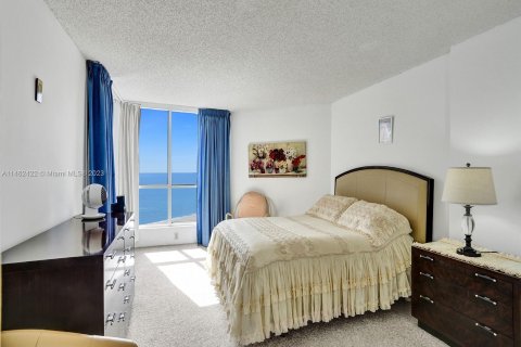 Condo in Miami Beach, Florida, 2 bedrooms  № 749719 - photo 20