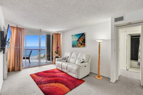 Condo in Miami Beach, Florida, 2 bedrooms  № 749719 - photo 8