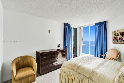 Condo in Miami Beach, Florida, 2 bedrooms  № 749719 - photo 21