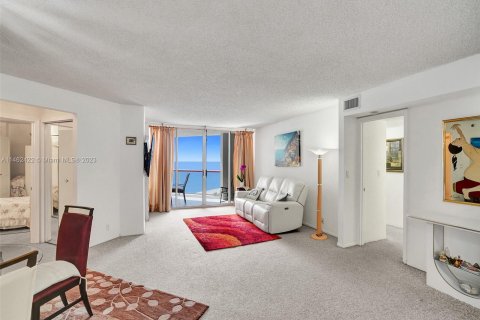 Condo in Miami Beach, Florida, 2 bedrooms  № 749719 - photo 7