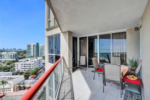 Condo in Miami Beach, Florida, 2 bedrooms  № 749719 - photo 4