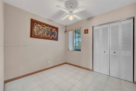 House in Miami, Florida 3 bedrooms, 115.57 sq.m. № 1316432 - photo 17