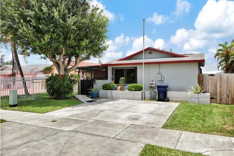 Villa ou maison à vendre à Miami, Floride: 3 chambres, 115.57 m2 № 1316432 - photo 4