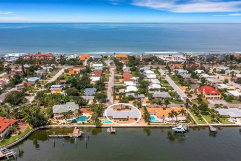 Casa en venta en Belleair Beach, Florida, 4 dormitorios, 262.91 m2 № 1400463 - foto 3