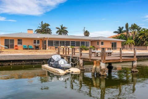 Casa en venta en Belleair Beach, Florida, 4 dormitorios, 262.91 m2 № 1400463 - foto 19