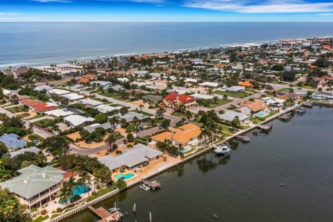 Casa en venta en Belleair Beach, Florida, 4 dormitorios, 262.91 m2 № 1400463 - foto 12