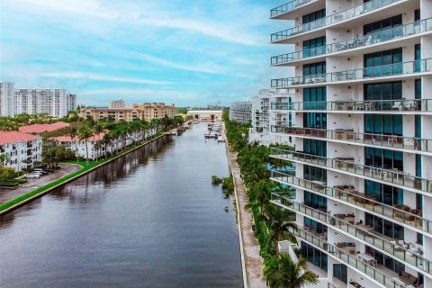 Condominio en venta en Aventura, Florida, 4 dormitorios, 207.92 m2 № 1391580 - foto 1