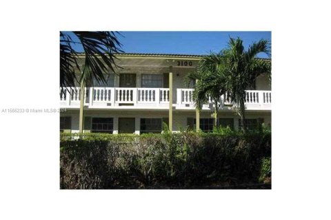 Copropriété à vendre à Coral Springs, Floride: 2 chambres, 112.88 m2 № 1101575 - photo 1